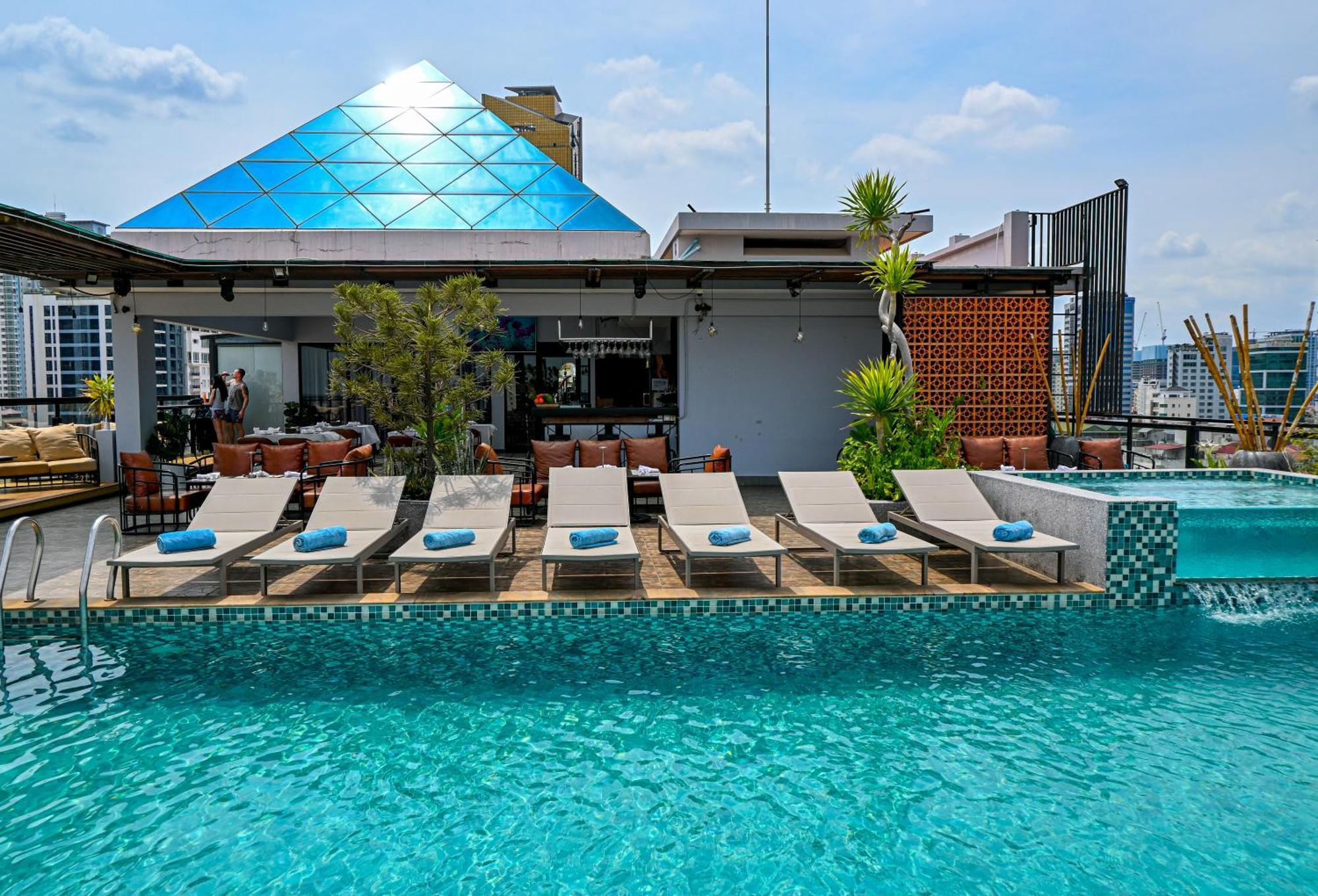 Phnom Penh 51 Hotel & Residences Buitenkant foto
